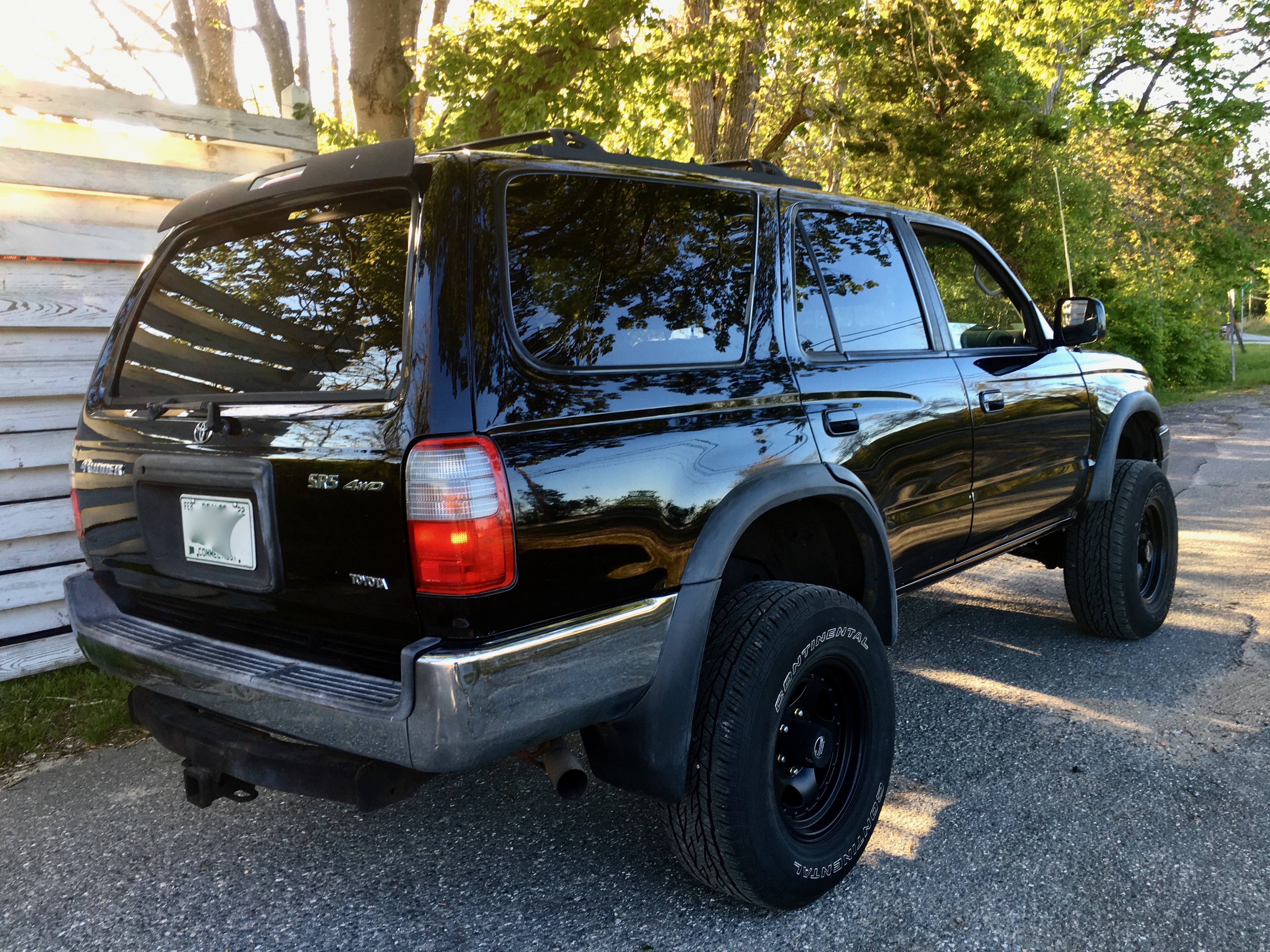 Go Motors Niantic, CT Purveyors of 3rd Generation Toyota 4Runners and other lengedary classics